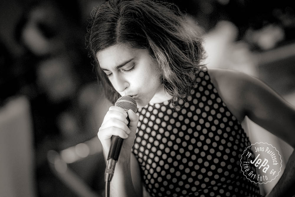 Gianina Druță singt im Wohnzimmer Konzert Miesbach